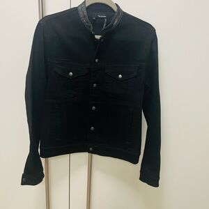 NWOT Men’s The Kooples Jacket in Denim Black Button-Up Leather Collar Size Small